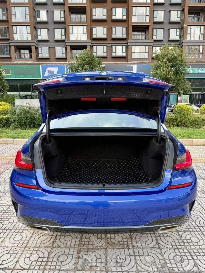 BMW 3 Series 2020 facelifted 325i M Sport package — 11
