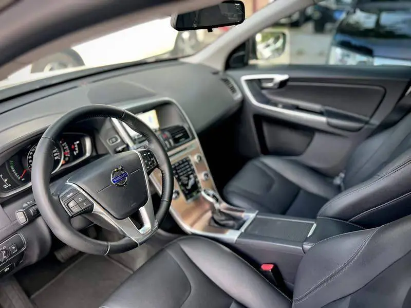 Volvo XC60 2017 T5 AWD Intelligent Edition — 19