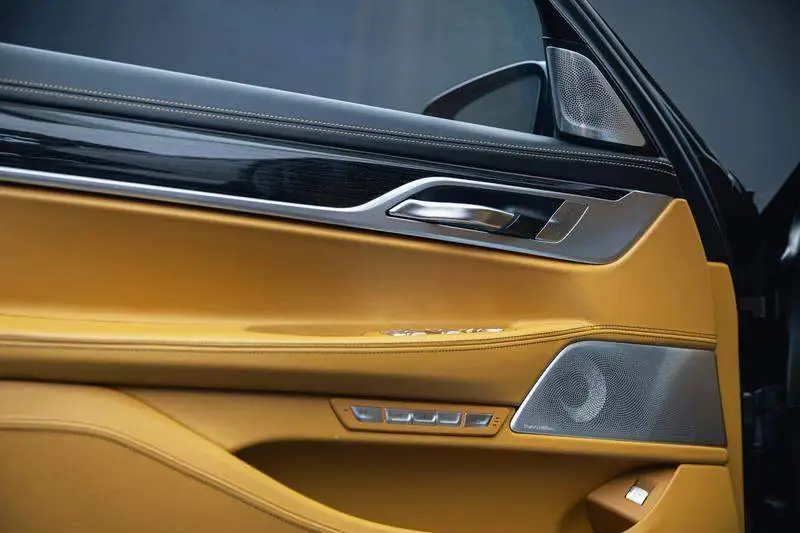 BMW 7 Series 2017 M760Li xDrive Premium Luxury Edition — 14