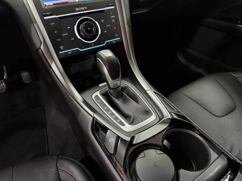 Mondeo 2013 2.0L GTDi240 luxury sports model — 16