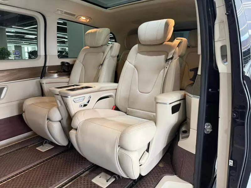 Mercedes-Benz V-Class 2022 V 260 L Long Wheelbase Luxury Edition — 18