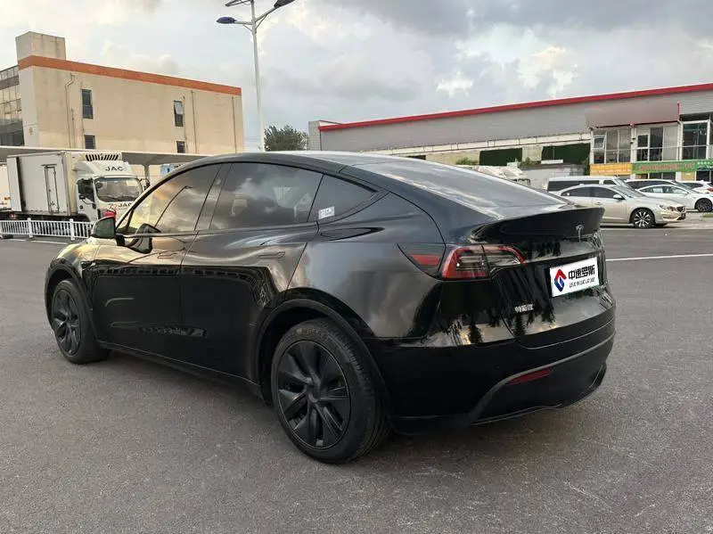 Model Y 2024 rear-wheel drive version — 4