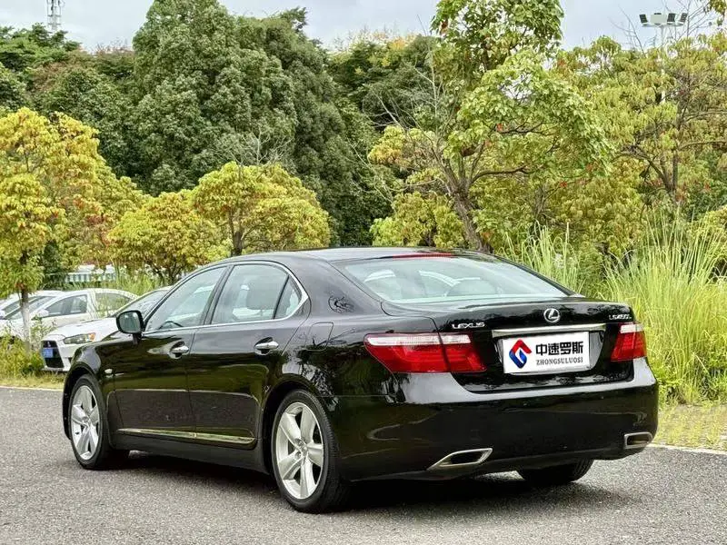Lexus LS 2006 460L Premium Edition — 4