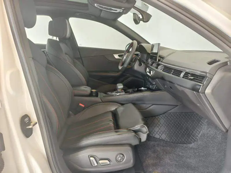 Audi A4L 2025 2 million units of Enjoyable Edition 40 TFSI Luxury Dynamic Edition — 12
