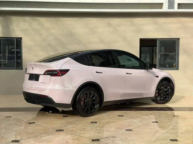Model Y 2021 Long Range All-Wheel Drive — 4