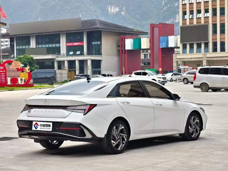 Elantra 2023 1.5L CVT GLX Elite Edition — 6