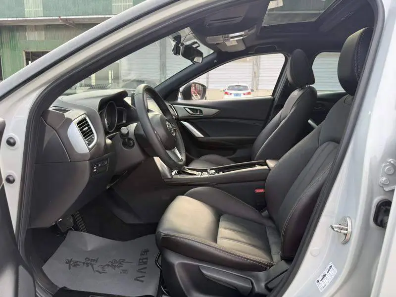 Mazda CX-4 2016 2.0L Automatic 2WD Blue Sky Premium Edition — 13
