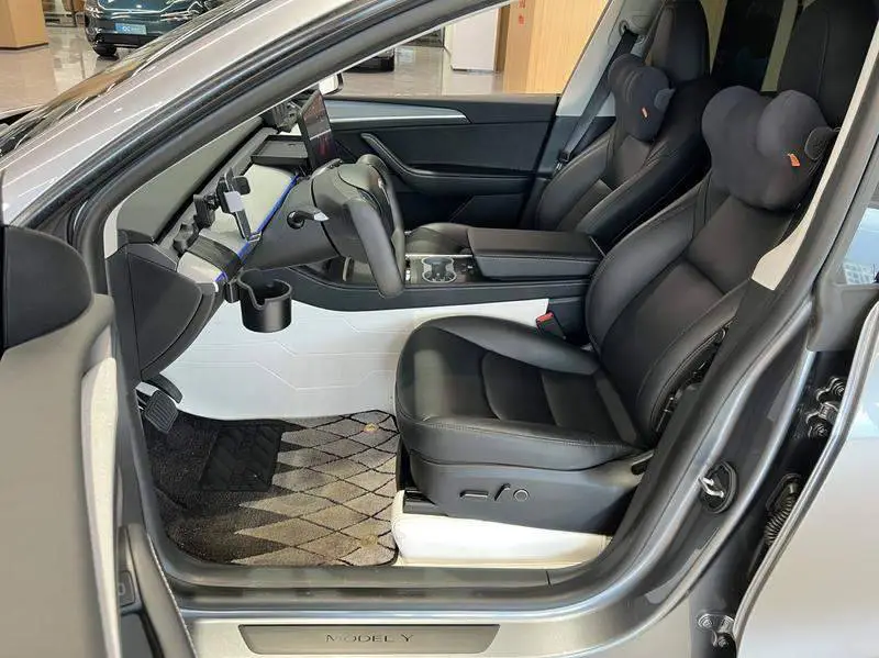 Model Y 2024 long-range all-wheel drive version — 16