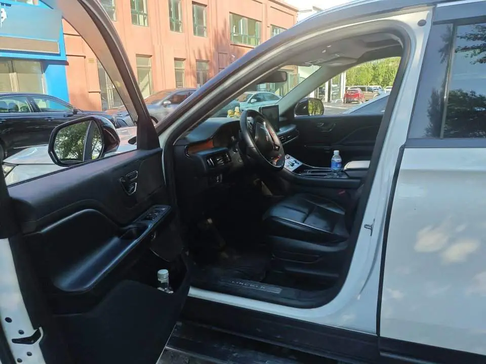 Aviator 2021 3.0T V6 4WD Premium Edition — 5