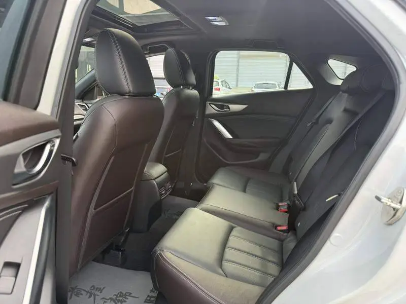 Mazda CX-4 2016 2.0L Automatic 2WD Blue Sky Premium Edition — 15