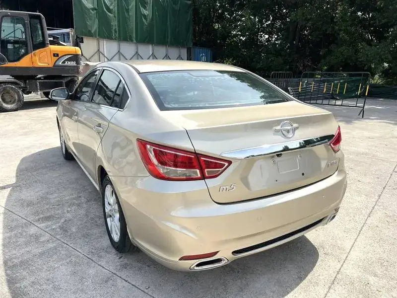 Familia 2014 M5 1.6L Automatic Elite — 3