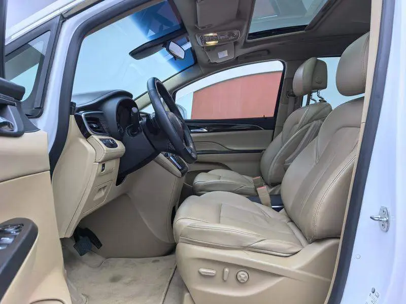 Buick GL8 2017 ES 28T Luxury National V — 10