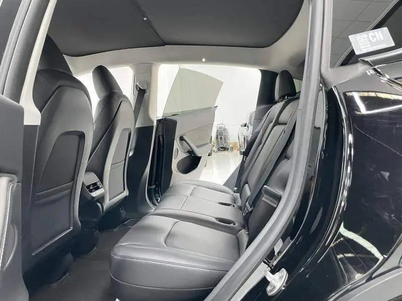 Model Y 2023 rear-wheel drive version — 13