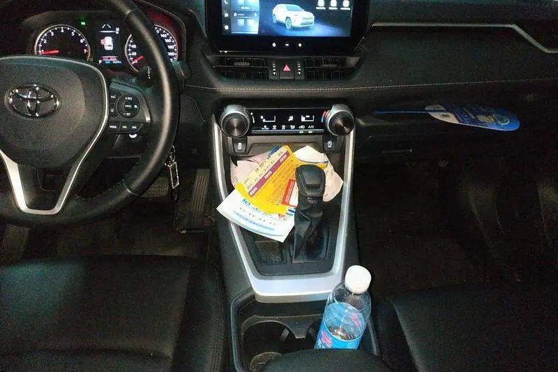 RAV4 Rongfang 2023 2.0L CVT 2WD Urban Edition — 11