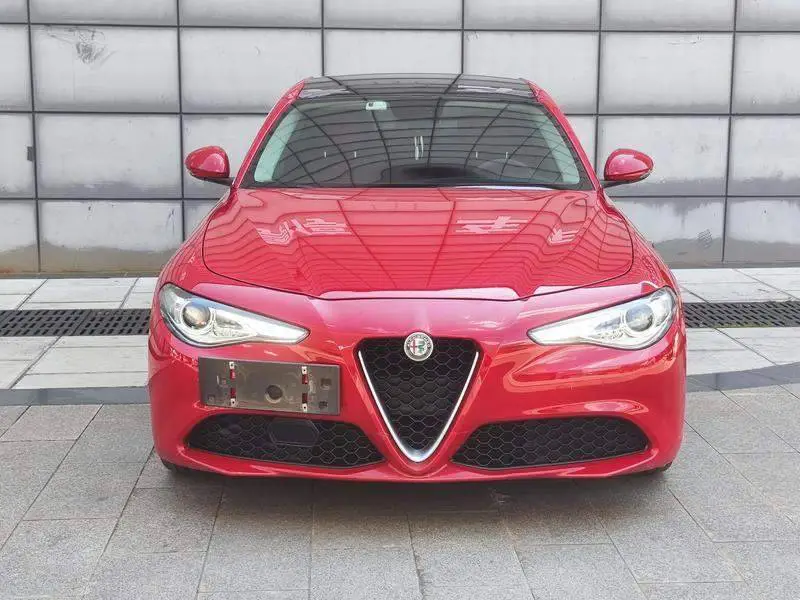 Giulia 2017 2.0T 200HP Deluxe Edition — 2