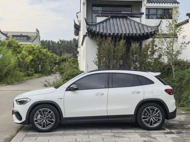 Mercedes-Benz GLA AMG 2021 AMG GLA 35 4MATIC — 4