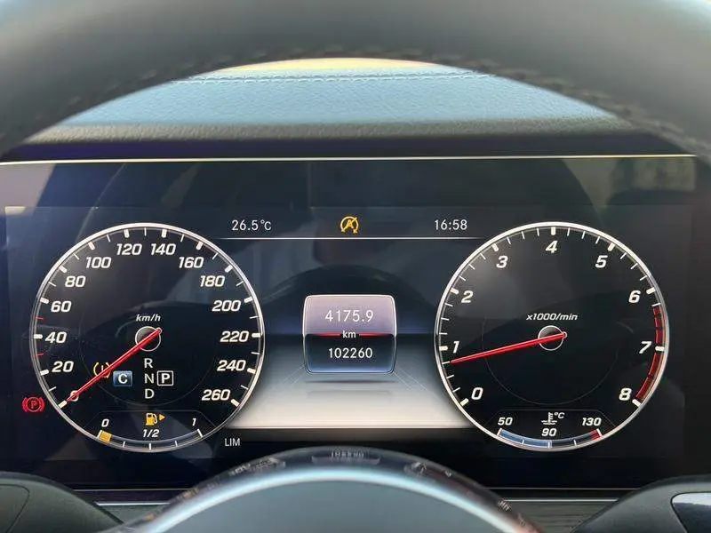 Mercedes-Benz E-Class 2020 E 300 L Fashion Edition — 13