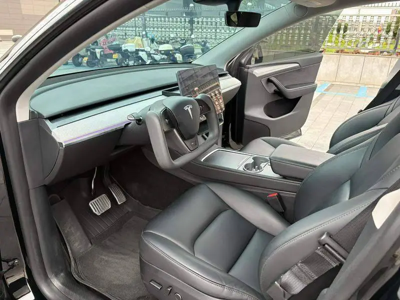 Model Y 2023 rear-wheel drive version — 8