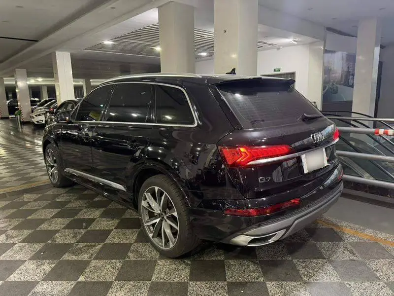 Audi Q7 2021 55 TFSI quattro S line sports model — 4