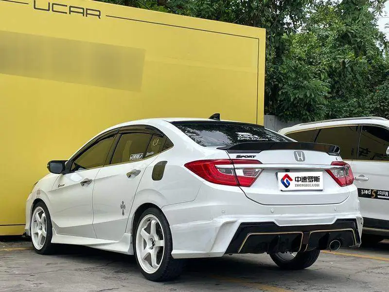 Lingpai 2013 1.8L Automatic Luxury Edition — 4