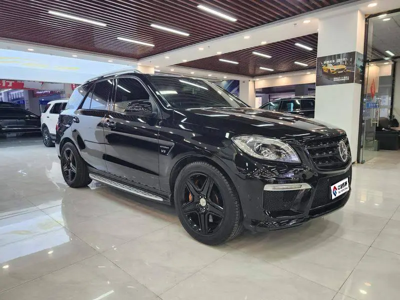 Mercedes-Benz M-Class AMG 2012 AMG ML 63 — 3