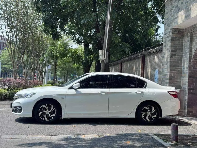 Accord 2016 2.0L Elite Edition — 4
