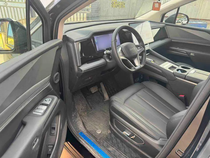 BYD M9 2025 1060 Navigator Pro — 7