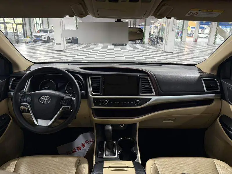 Highlander 2017 2.0T 2WD Elite Edition 5 Seaters — 7