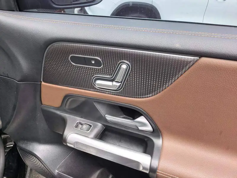 Mercedes-Benz GLB 2022 GLB 200 Fashion Edition — 6