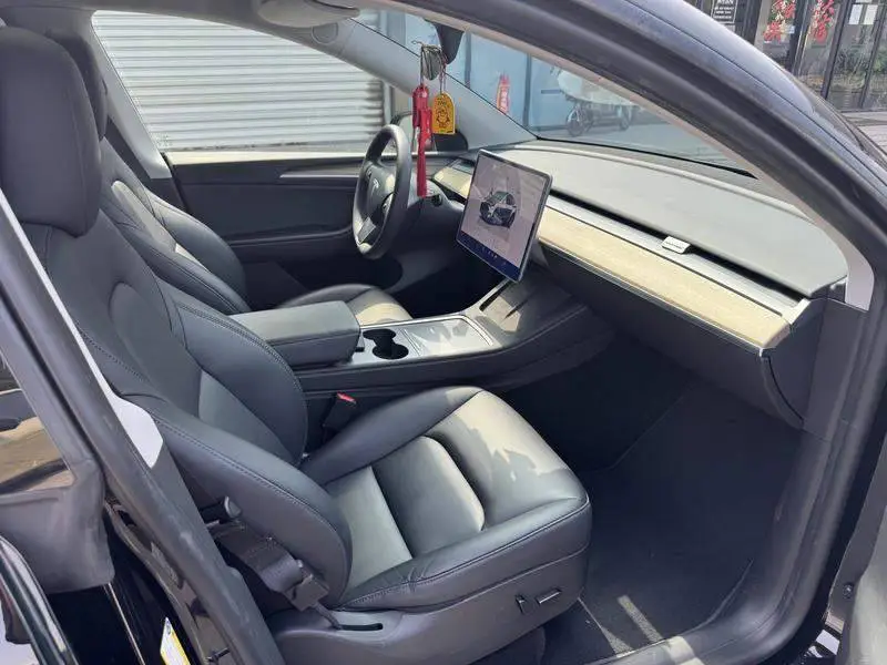 Model Y 2022 facelifted rear-wheel drive version — 11