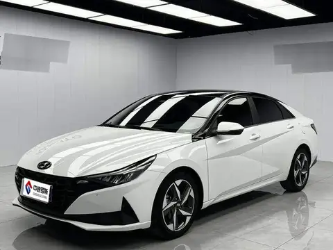 Elantra 2022 1.5L CVT LUX Premium Edition
