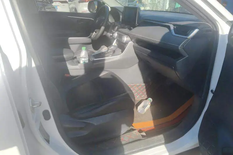 RAV4 Rongfang 2022 2.0L CVT 2WD Urban Edition — 9