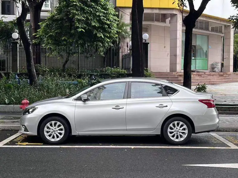 Sylphy 2018 1.6XV CVT Premium Edition — 3