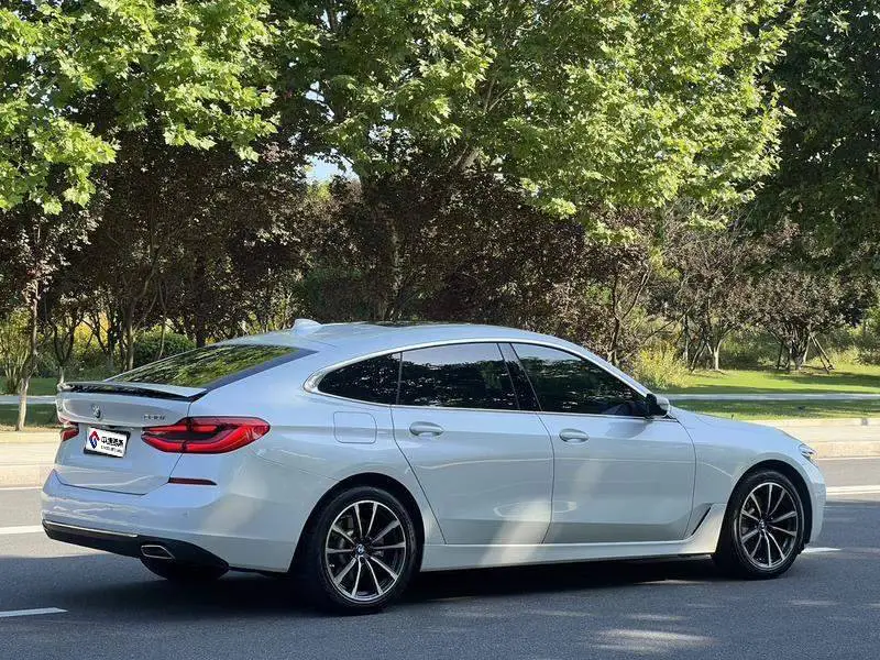 BMW 6 Series GT 2021 630i Luxury Design Package — 6