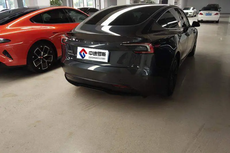Model 3 2023 rear-wheel drive version — 4
