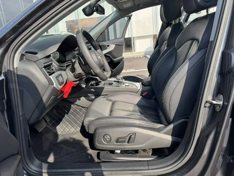 Audi A4L 2022 40 TFSI Luxury Dynamic Edition — 17