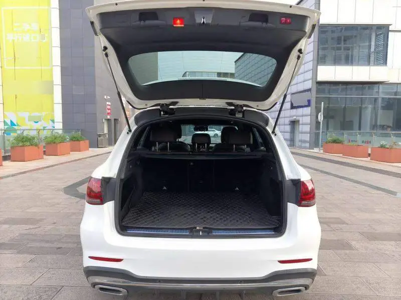 Mercedes-Benz GLC 2020 GLC 300 L 4MATIC Dynamic — 18