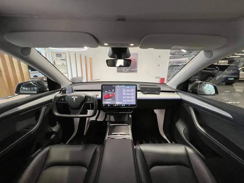 Model Y 2024 long-range all-wheel drive version — 10