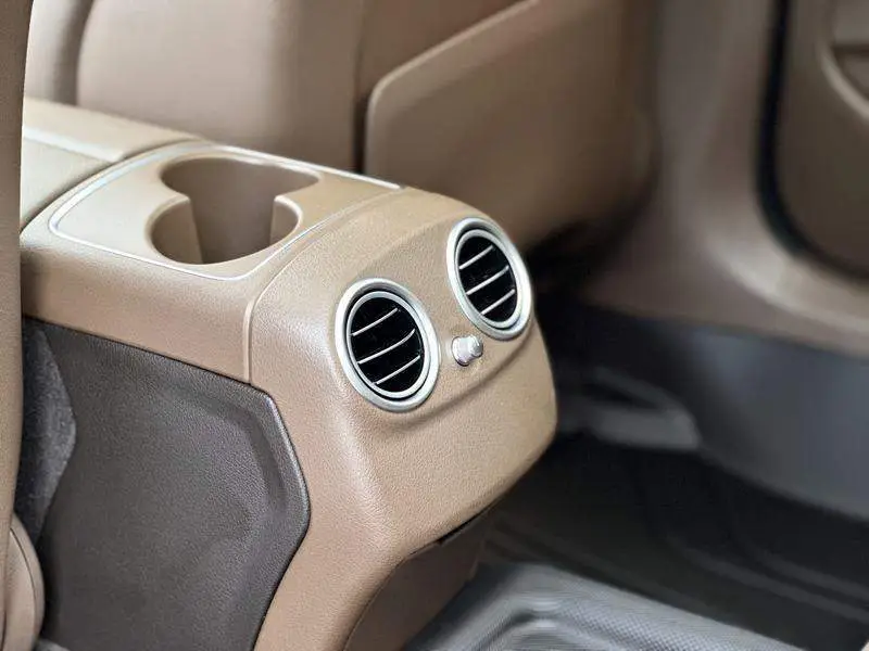 Mercedes-Benz E-Class 2020 E 260 L — 12