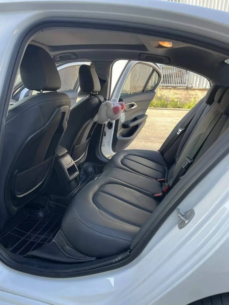 BMW 1 Series 2020 120i M Sport Package — 15
