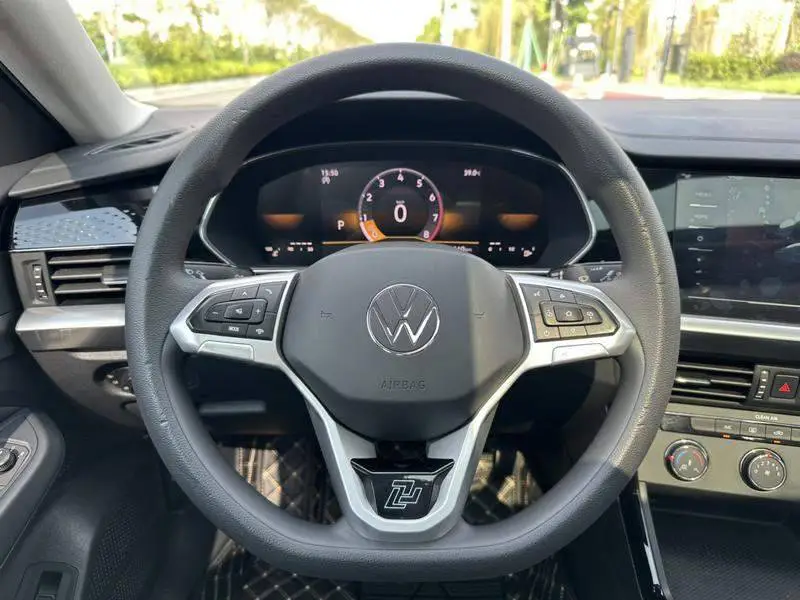 Passat 2023 280TSI Business Edition — 14