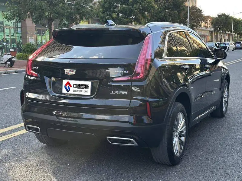 Cadillac XT4 2024 28T 2WD Luxury Model — 7