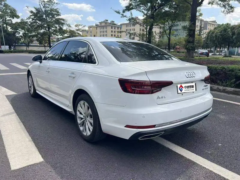 Audi A4L 2019 40 TFSI Progressive National VI — 4