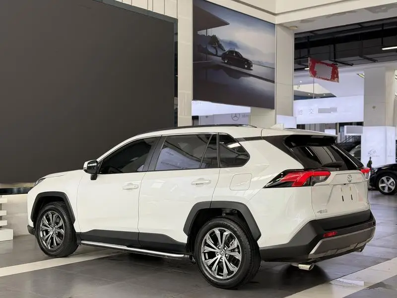 RAV4 Rongfang 2023 2.0L CVT 2WD Fashion Plus Edition — 4