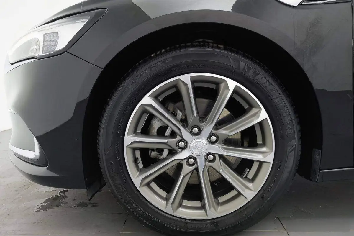 LaCrosse 2021 652T Luxury — 6
