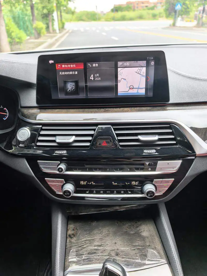 BMW 5 Series 2019 530Li Leading M Sport Package — 14