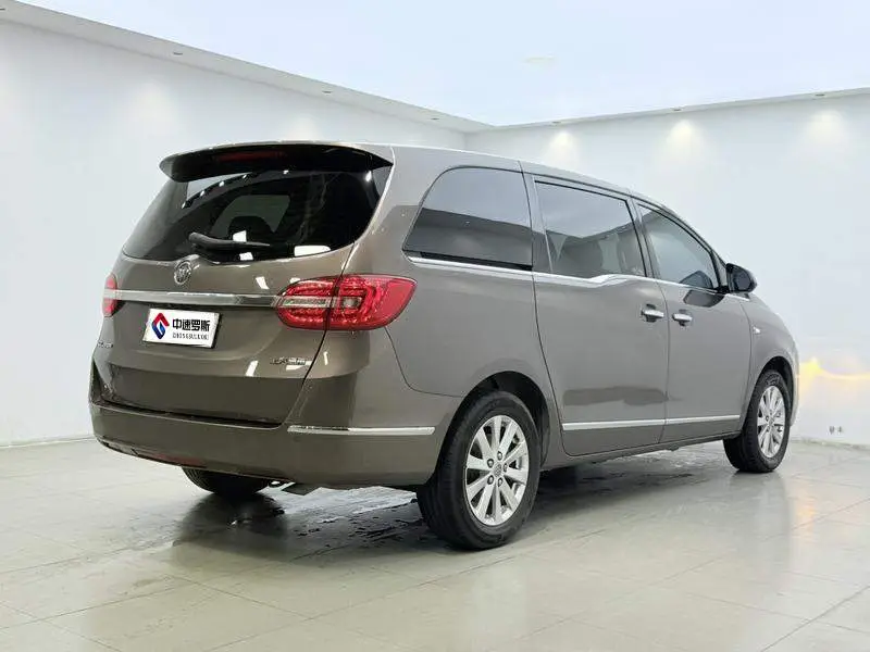 Buick GL8 2017 25S Luxury National V — 6