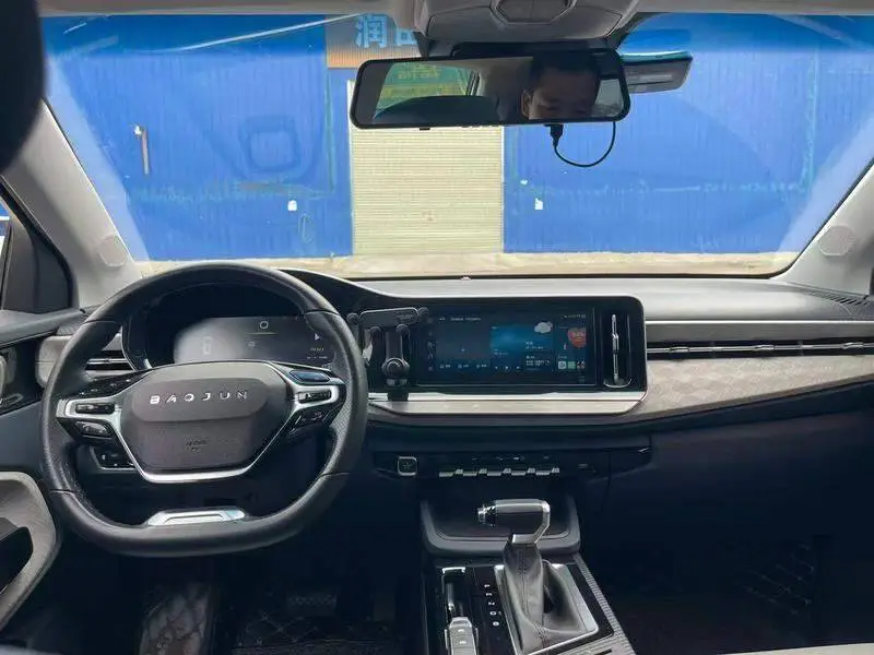 Baojun RM-5 2019 1.5T CVT 24-hour online premium 5-seater — 7
