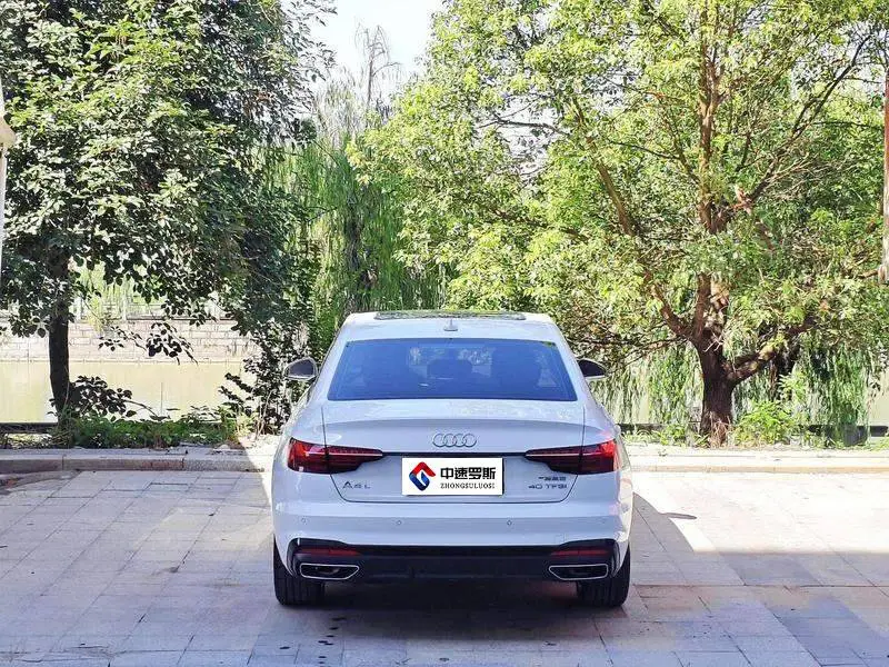 Audi A4L 2023 40 TFSI Luxury Dynamic Edition — 3
