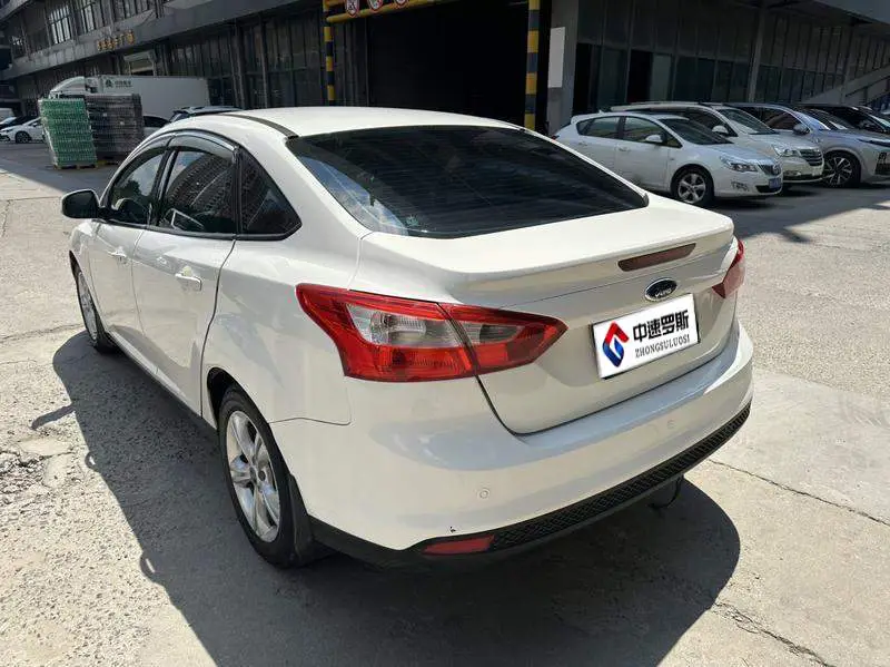 Fox 2012 Sedan 1.6L Automatic Comfort — 4